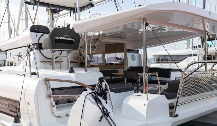 Lagoon 43