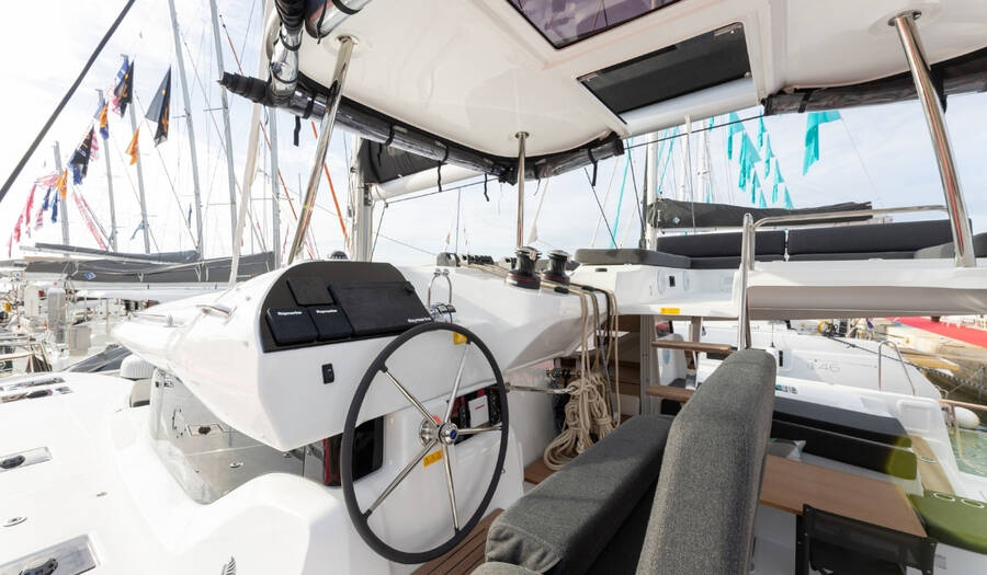 Lagoon 43