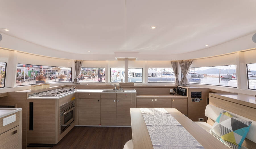 Lagoon 43