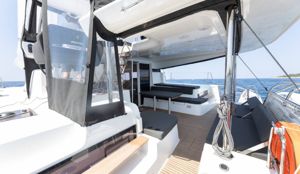 Lagoon 43