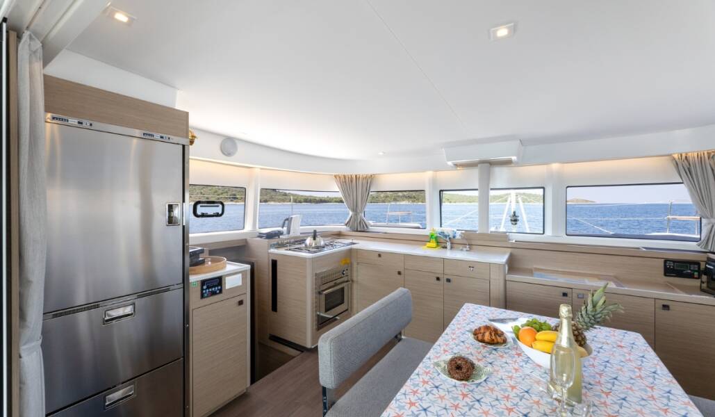 Lagoon 43