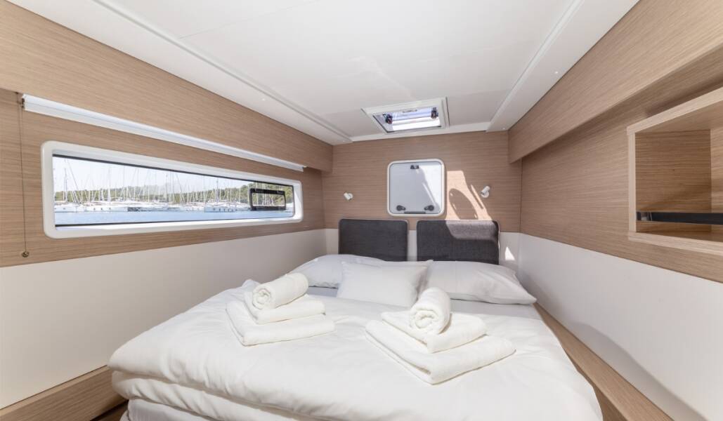 Lagoon 43