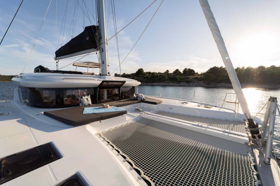 Lagoon 43