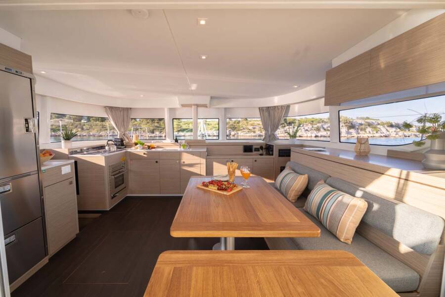 Lagoon 43
