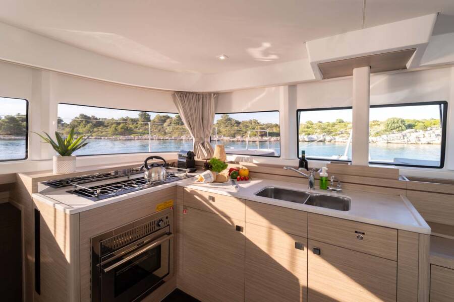 Lagoon 43