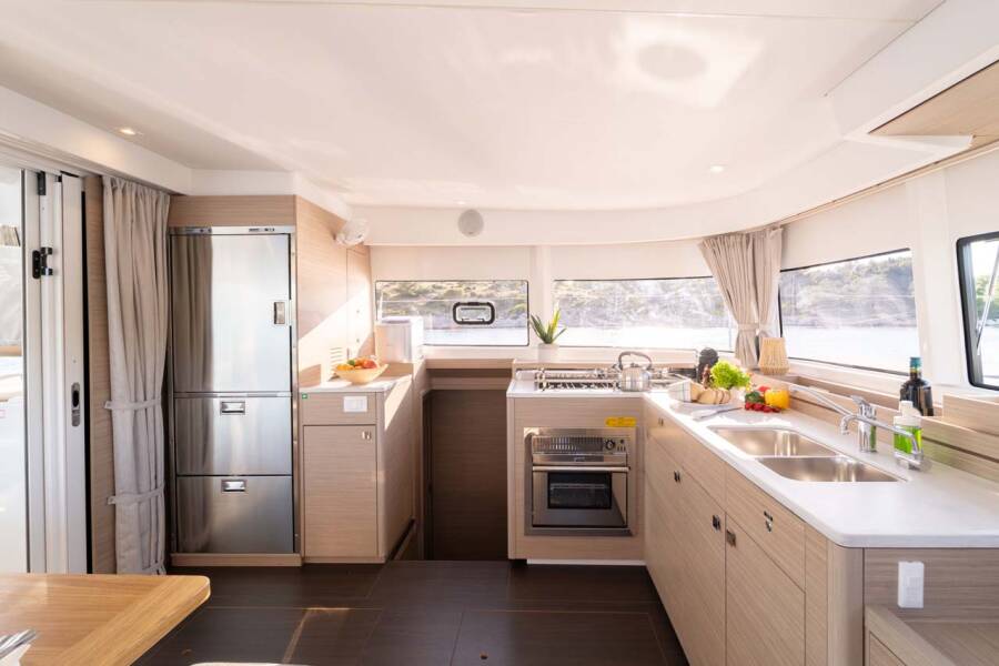 Lagoon 43