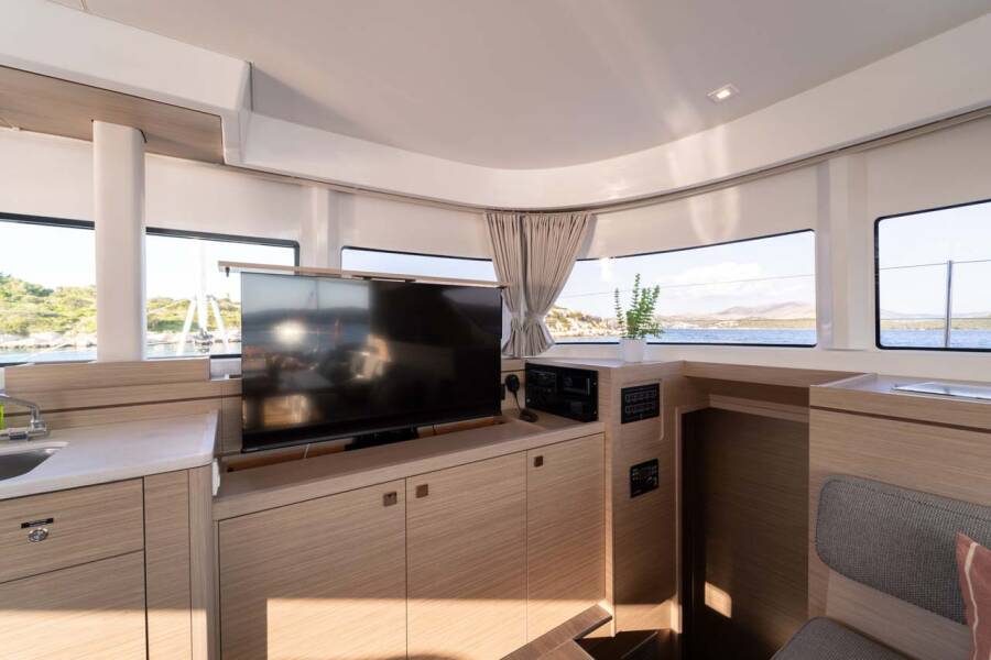 Lagoon 43