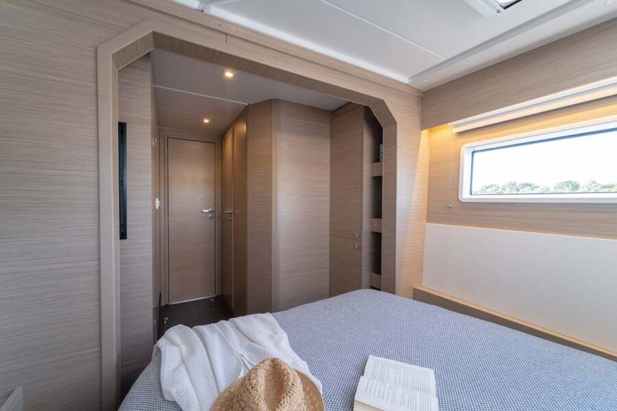 Lagoon 43