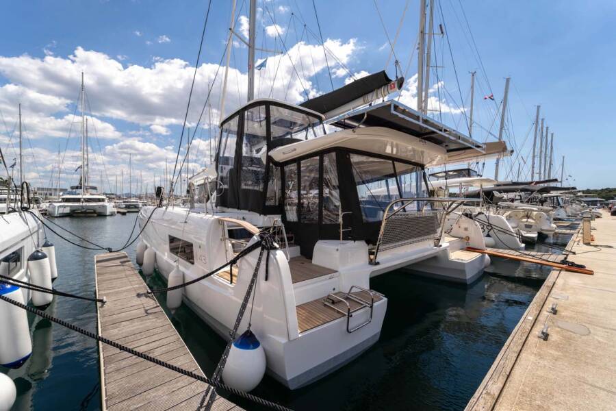 Lagoon 43