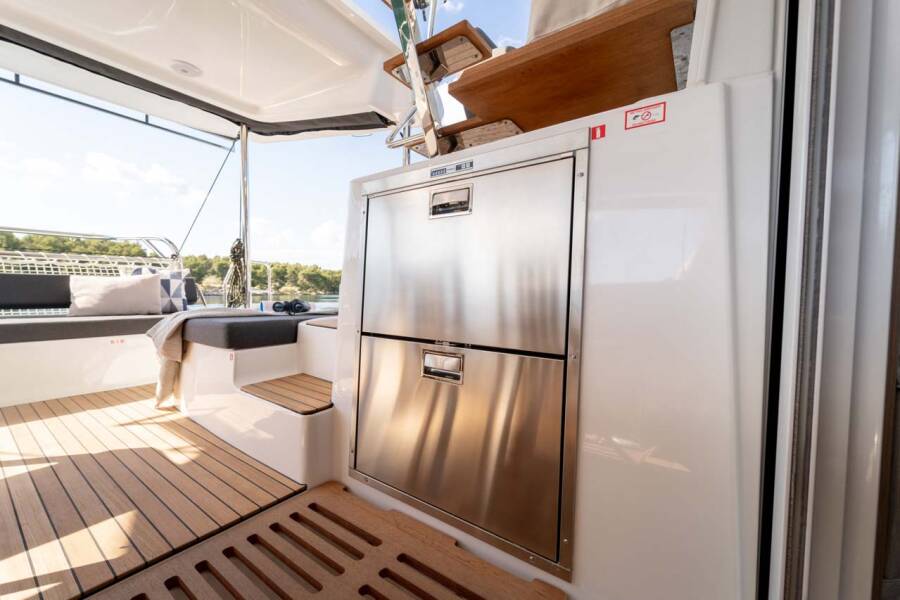 Lagoon 43