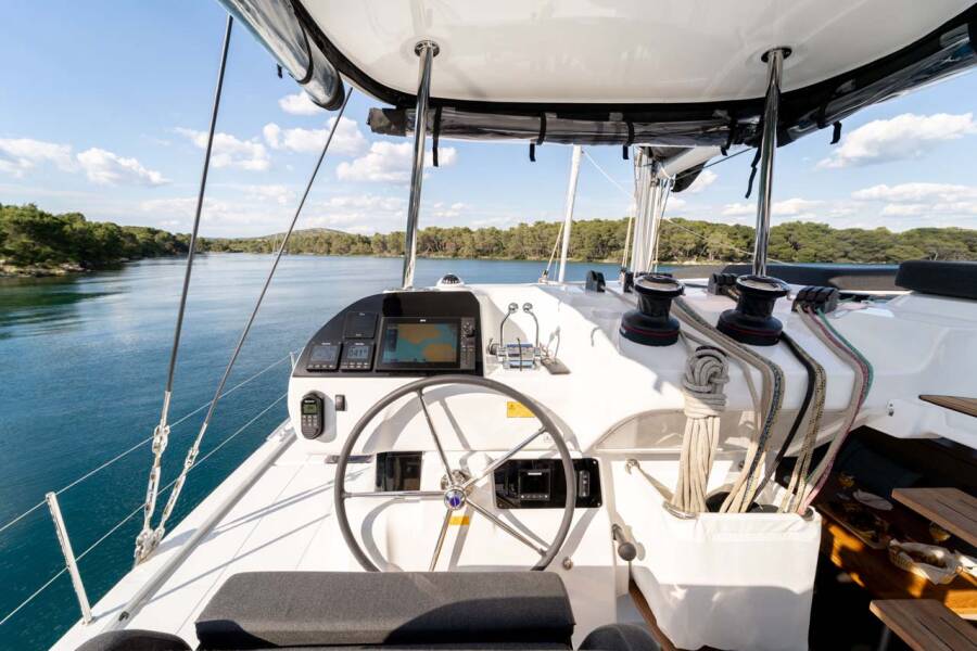 Lagoon 43