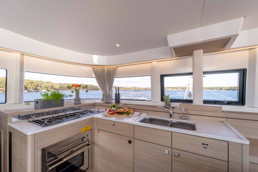 Lagoon 43