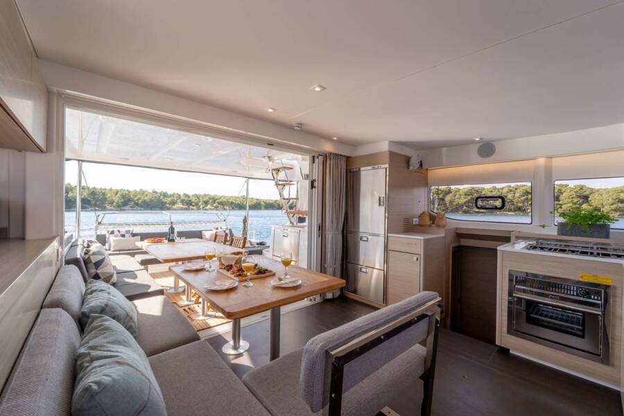 Lagoon 43