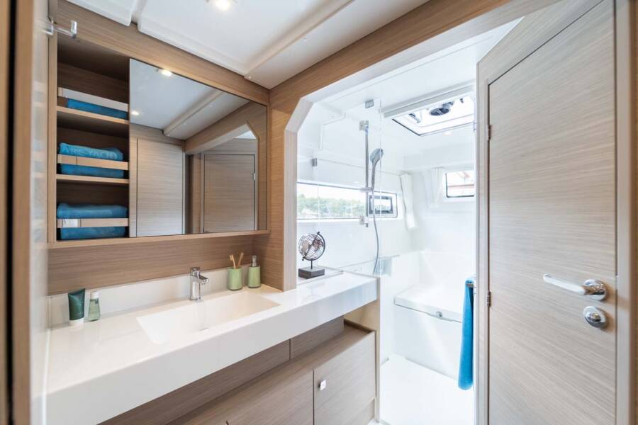 Lagoon 43