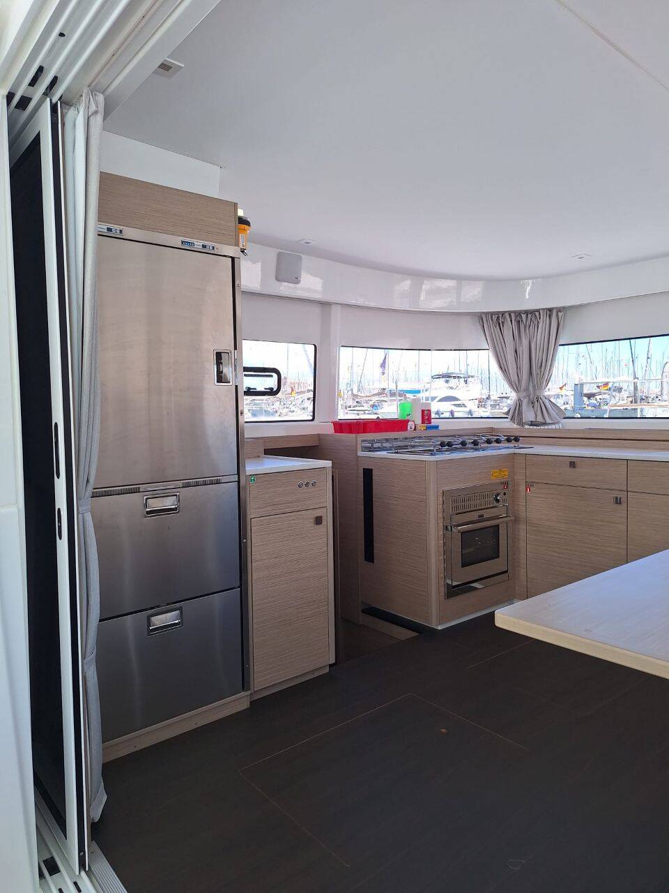 Lagoon 43