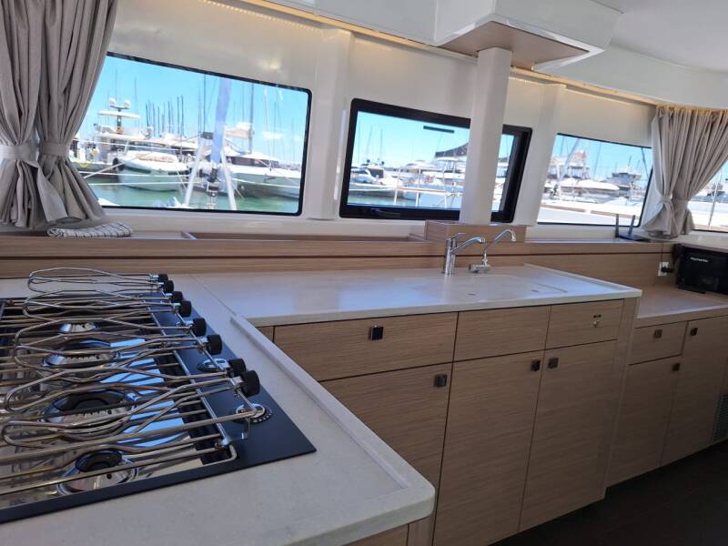 Lagoon 43