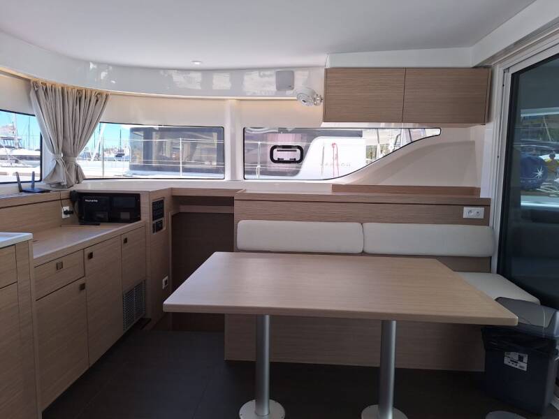 Lagoon 43