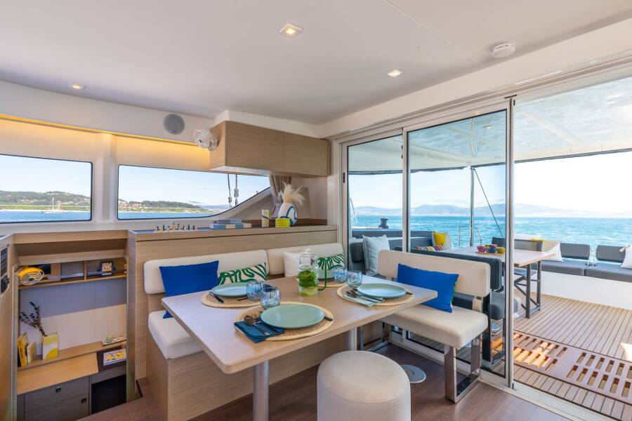 Lagoon 43