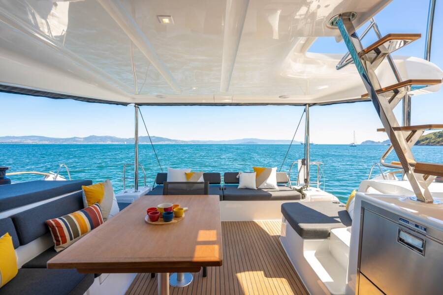 Lagoon 43