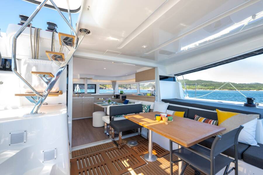 Lagoon 43