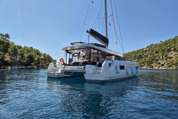 Lagoon 43