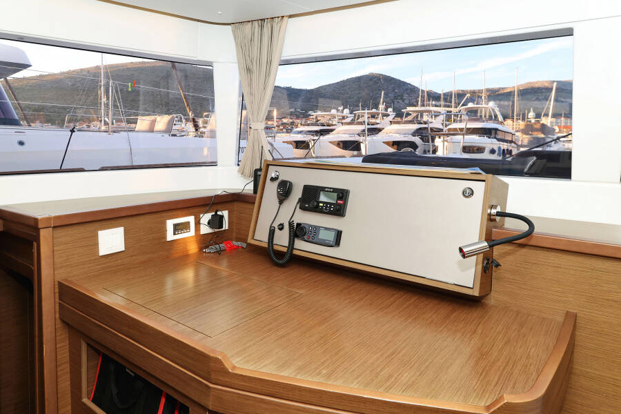 Lagoon 450 F