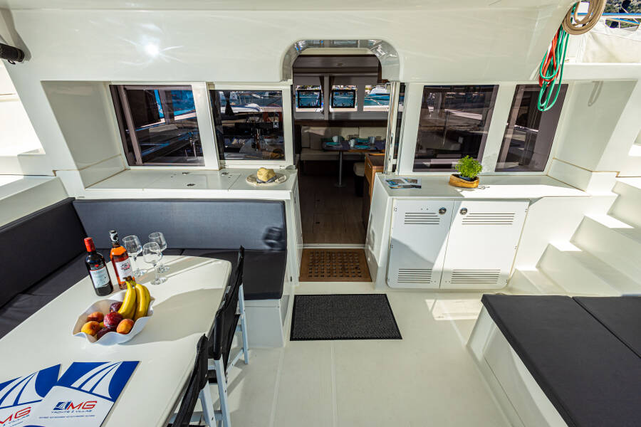 Lagoon 450 F
