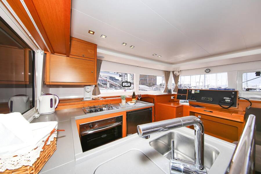 Lagoon 450 F