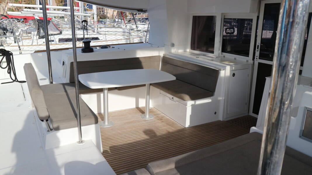 Lagoon 450 S