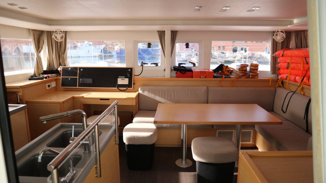 Lagoon 450