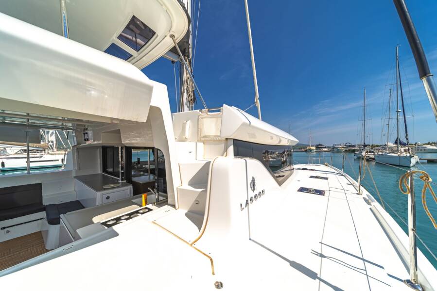 Lagoon 46