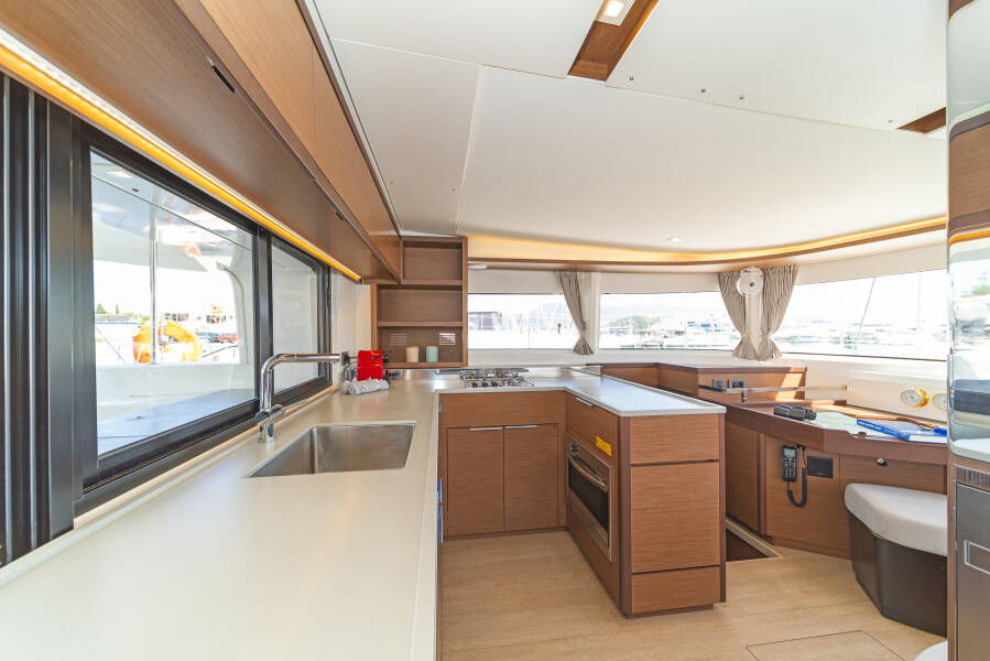 Lagoon 46