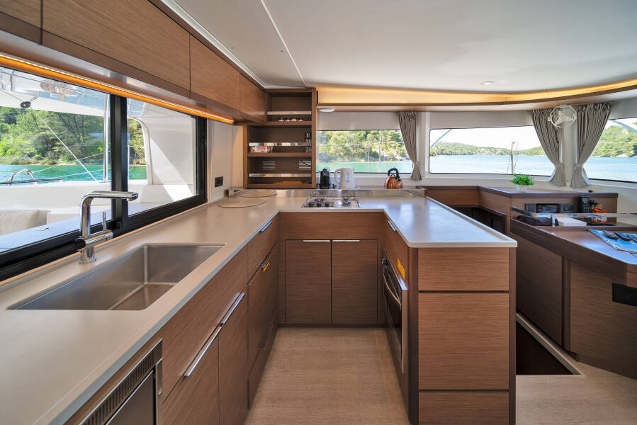 Lagoon 46