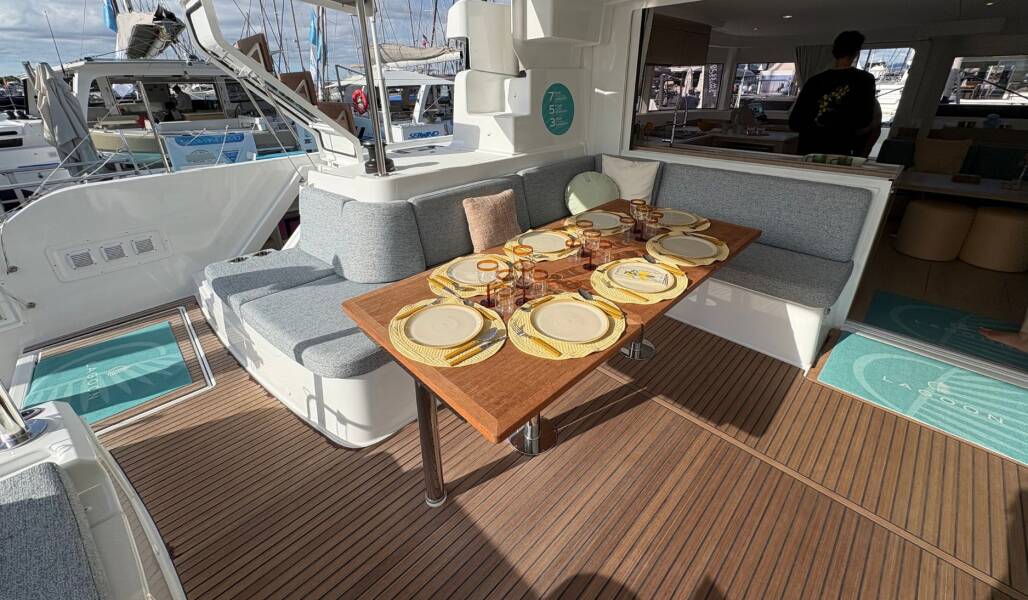 Lagoon 47