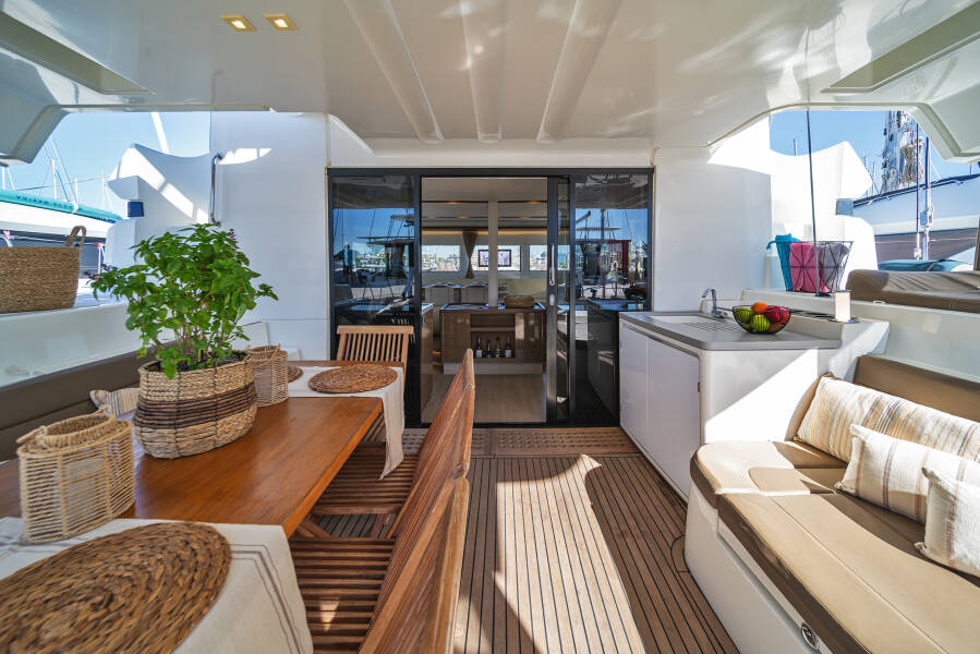Lagoon 50