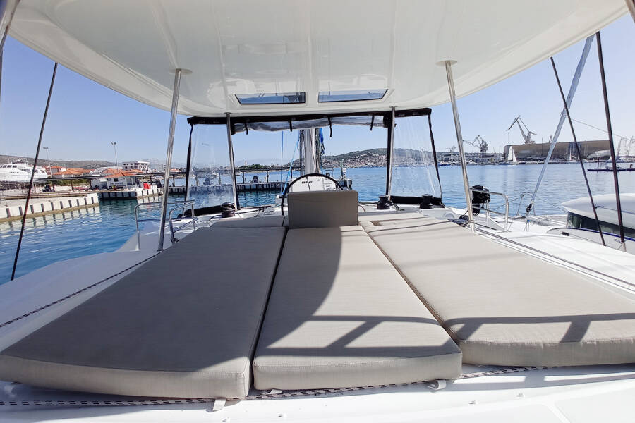 Lagoon 50