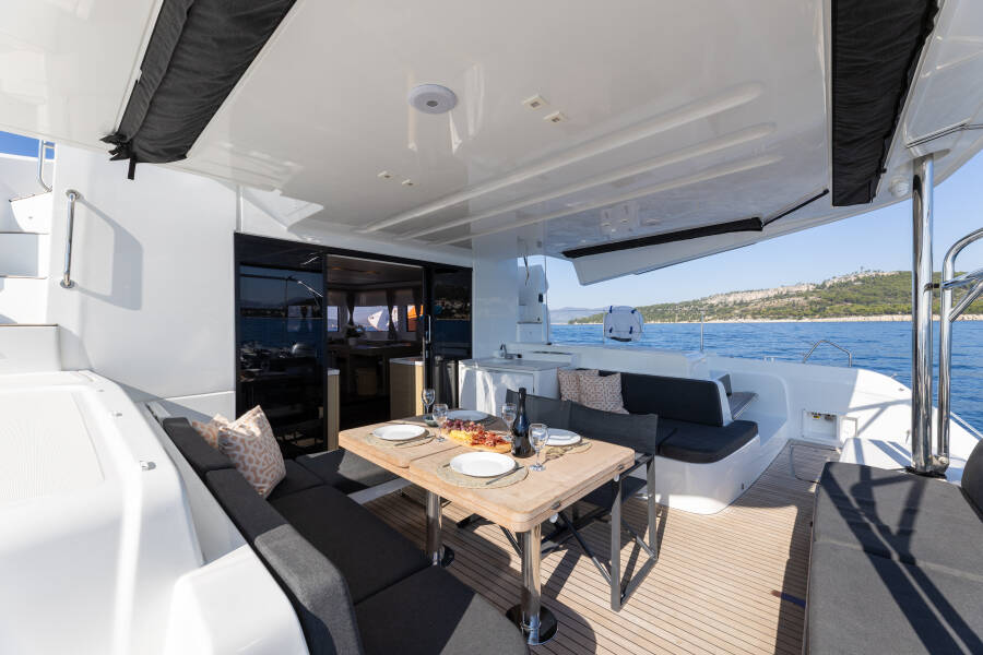 Lagoon 51