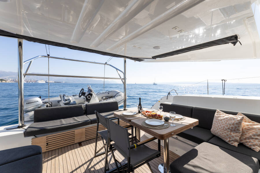 Lagoon 51