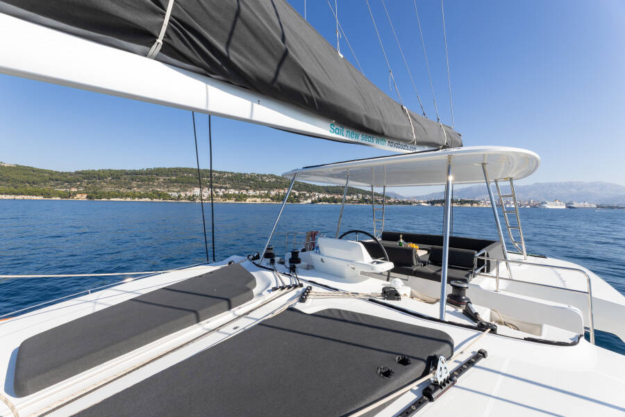 Lagoon 51