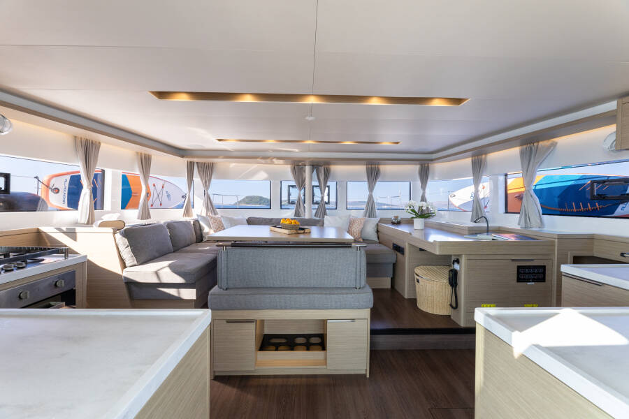 Lagoon 51