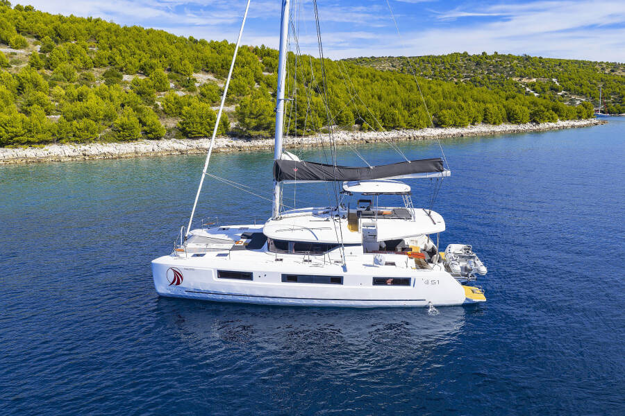 Lagoon 51