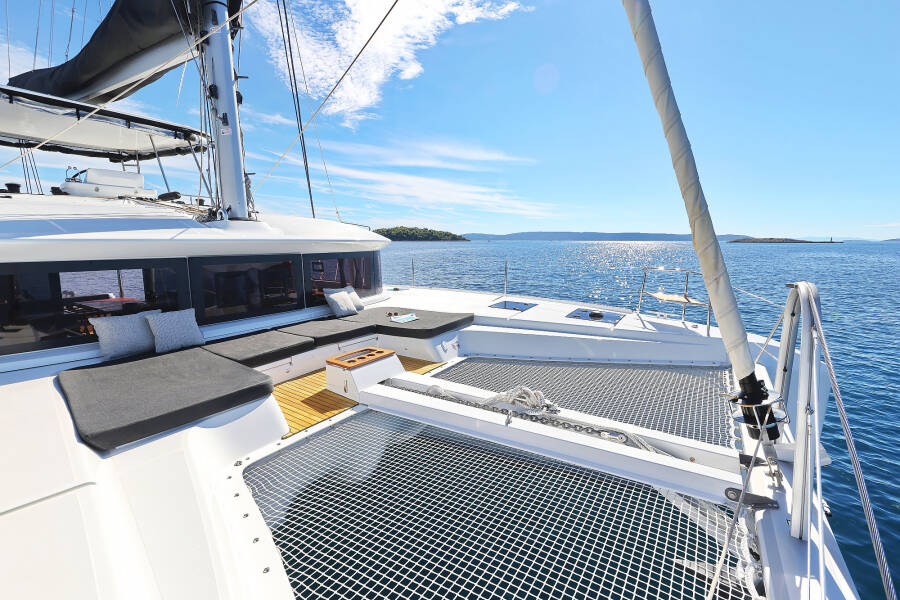 Lagoon 51