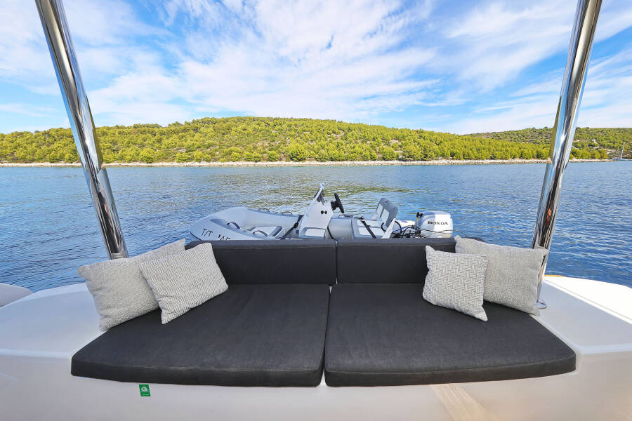 Lagoon 51