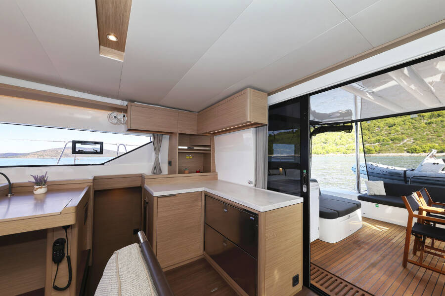 Lagoon 51