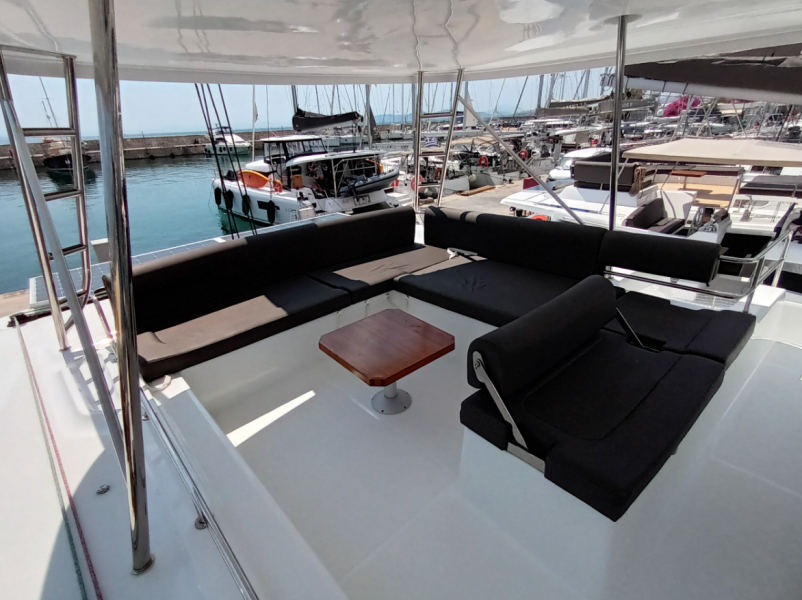 Lagoon 51