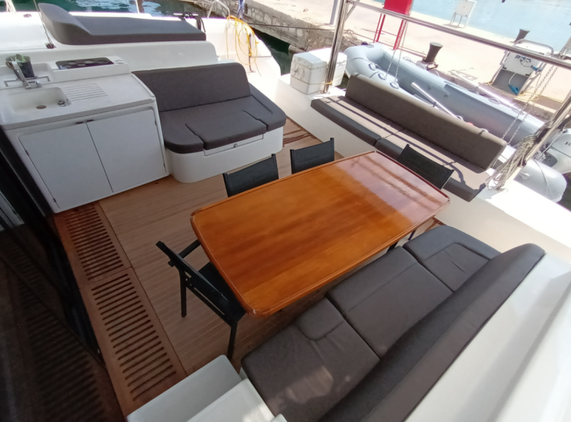 Lagoon 51