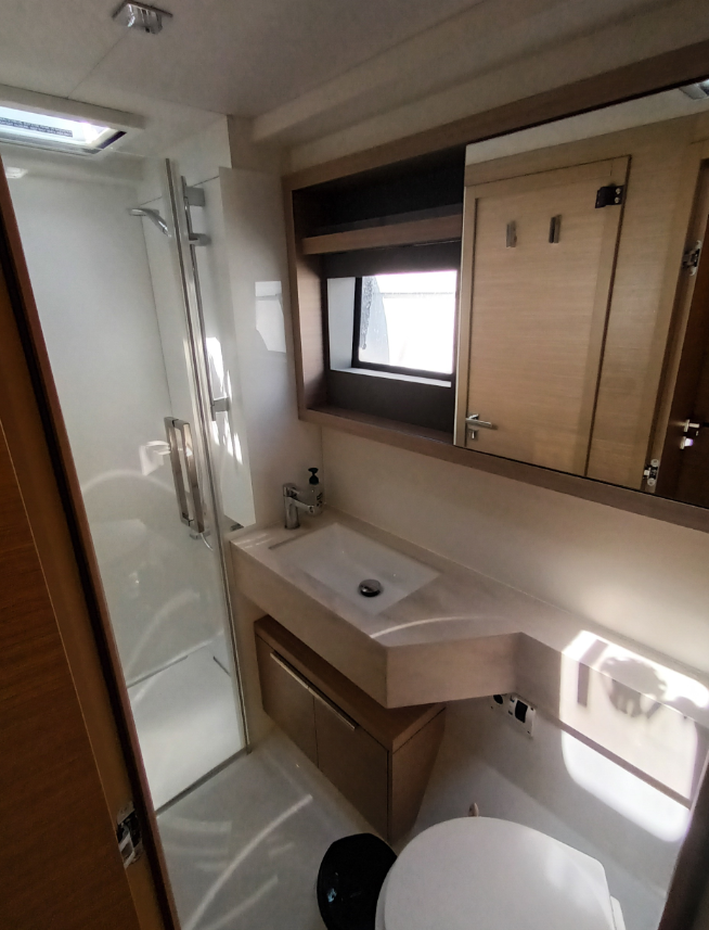 Lagoon 51