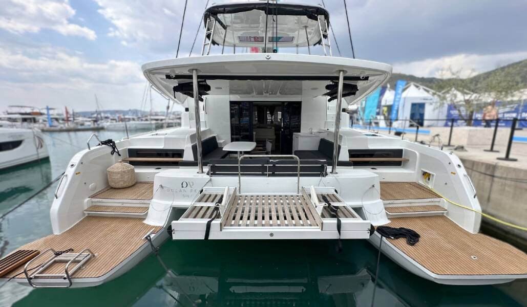 Lagoon 51
