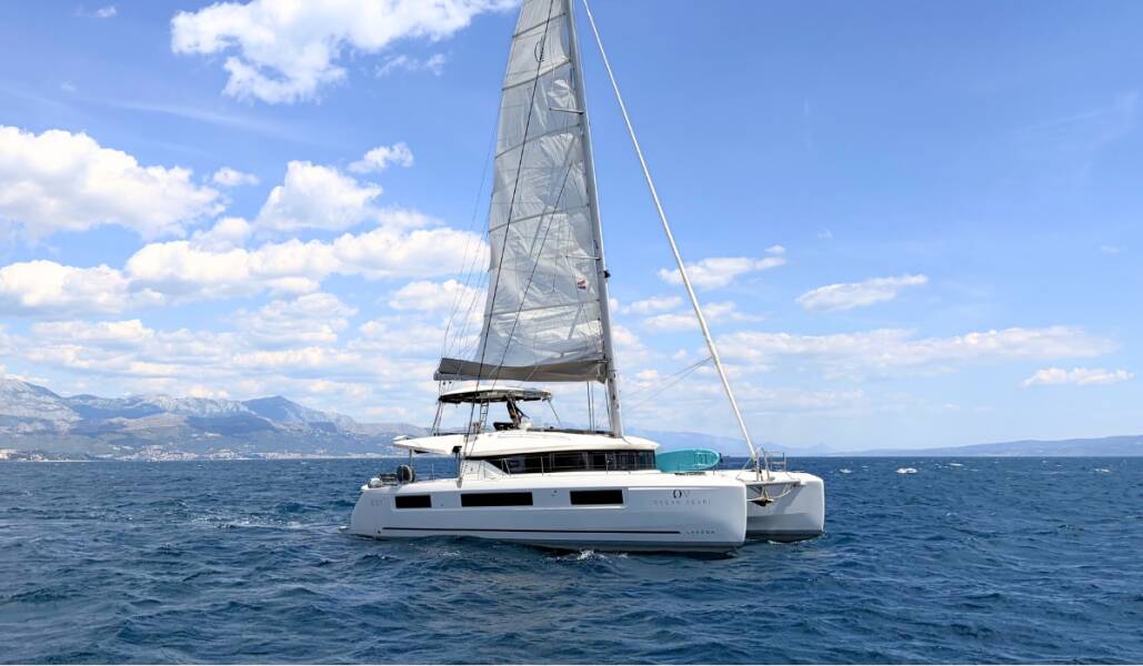 Lagoon 51