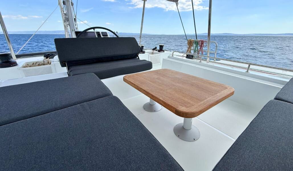 Lagoon 51